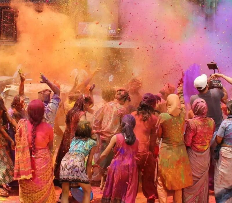 Hòa mình vào lễ hội Holi rực rỡ sắc màu chỉ có tại Ấn Độ