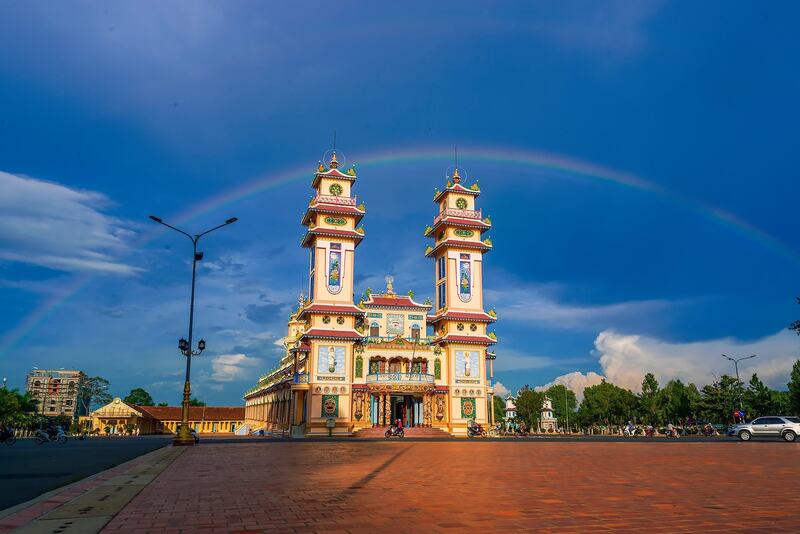 Một ngày ở Hòa Thành Tây Ninh với tòa Thánh Cao Đài, chùa cổ và chợ đặc sản 3
