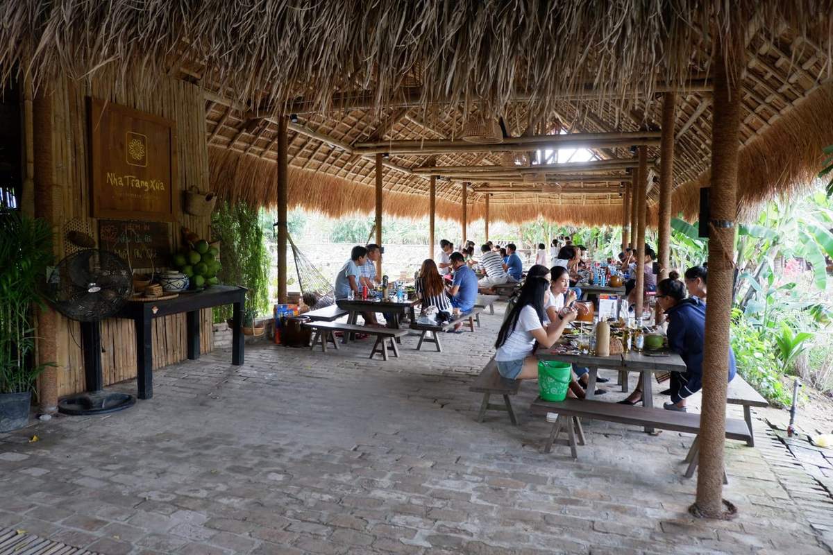Hoài cổ trong không gian văn hóa - ẩm thực tại nhà hàng Nha Trang Xưa 15