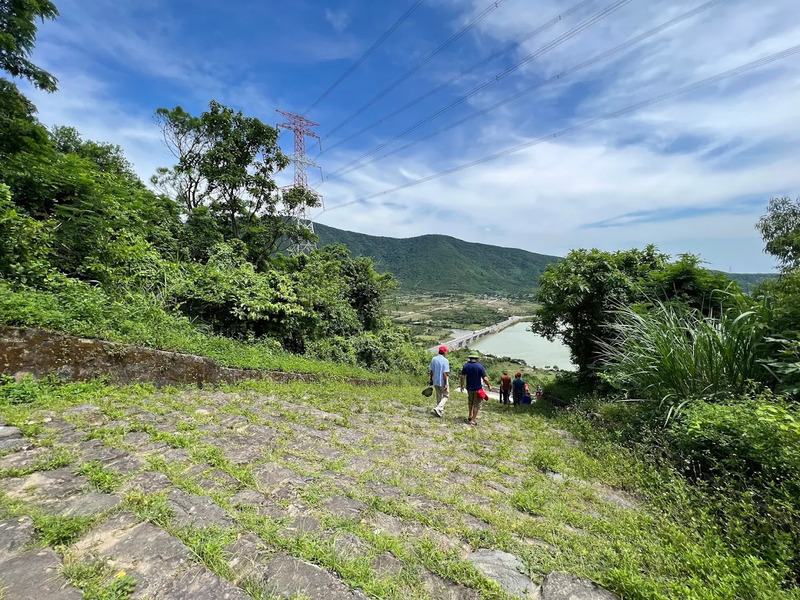 Chiêm ngưỡng Hoành Sơn Quan cổng Trời của miền Trung 11