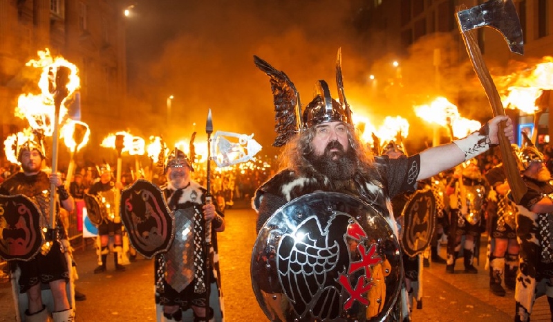 Trải nghiệm Hogmanay: Lễ hội đón năm mới của người Scotland 4