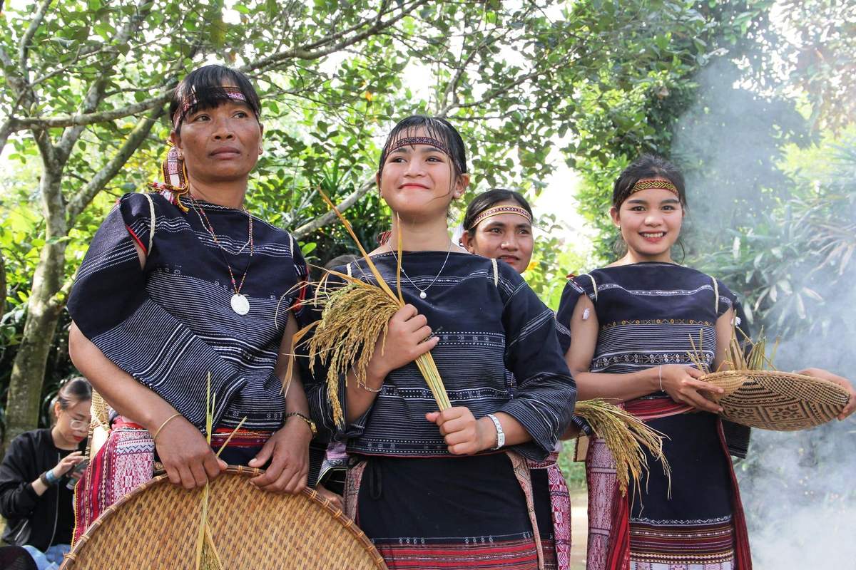 Hội cốm của người Tày - Thể hiện trọn vẹn sự tỉ mỉ và đời sống tinh thần phong phú của người dân tộc vùng Tây Bắc 8