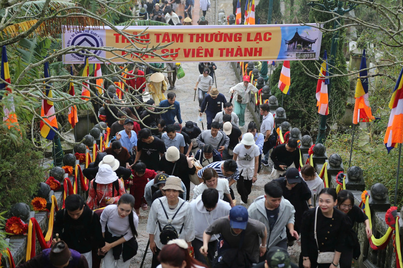 Lễ hội Yên Tử 2026: Nô nức bái nhân mong cầu một năm bình an, tốt lành 5