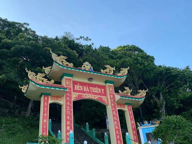 Khám phá Hòn Bà La Gi với vẻ đẹp huyền bí giữa biển khơi 5