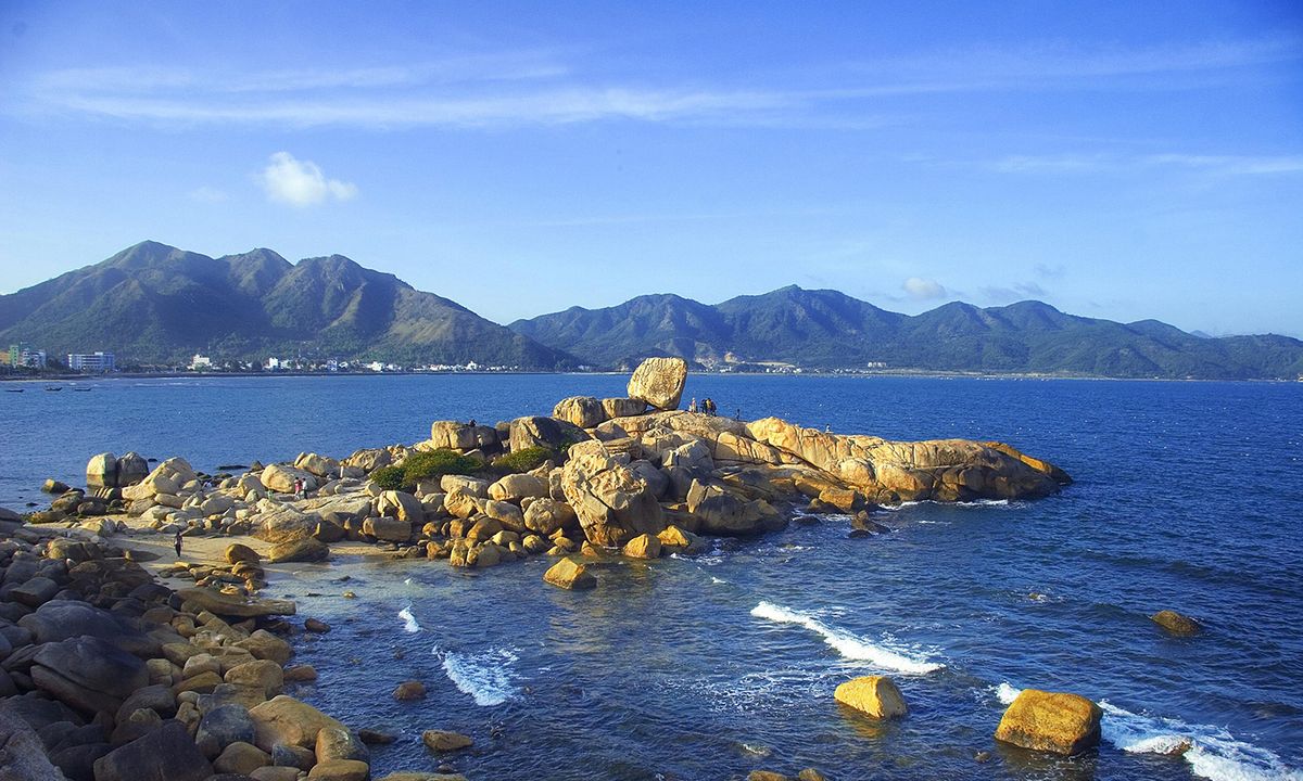 Hòn Chồng Nha Trang - hòn đảo thơ mộng lâu đời của thành phố biển xinh đẹp 9