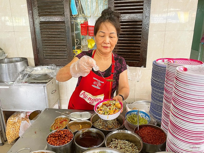 Hue food tour: Hành trình tìm hiểu Huế bằng chính vị giác của mình 5