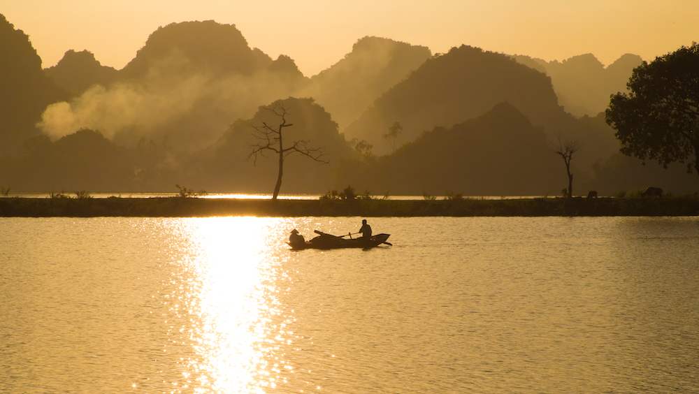Hùng vĩ khung cảnh nước non Hồ Quan Sơn 6