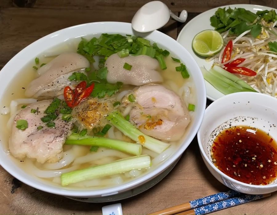 Hương vị Bánh canh Trảng Bàng bé Năm Tây Ninh thân thuộc 2