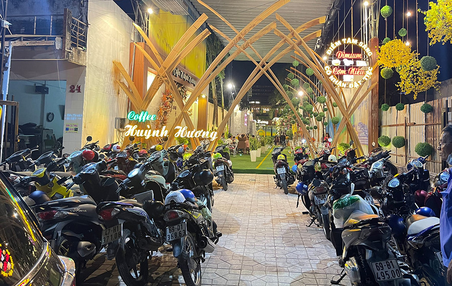 Huỳnh Hương Café, khu vườn cổ tích giữa lòng Cà Mau 2