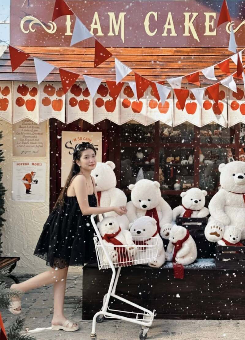 I Am Cake, tiệm cà phê kết hợp bánh ngon tại Nha Trang 4
