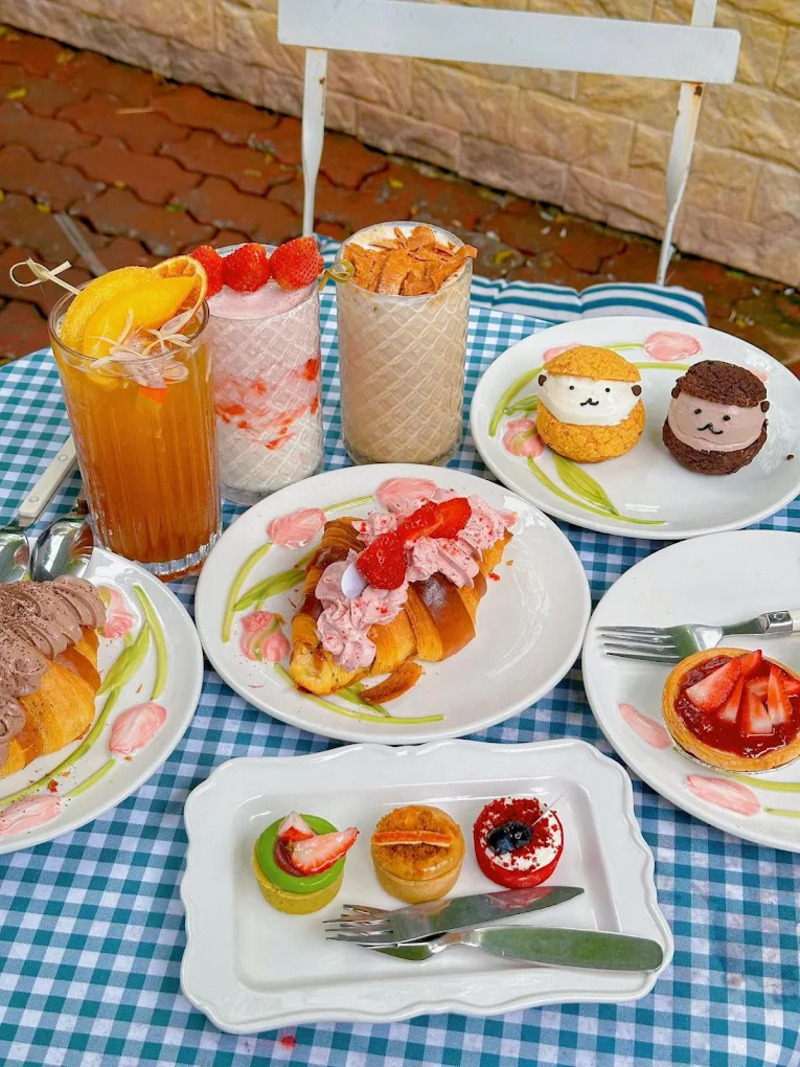 I Am Cake, tiệm cà phê kết hợp bánh ngon tại Nha Trang 9