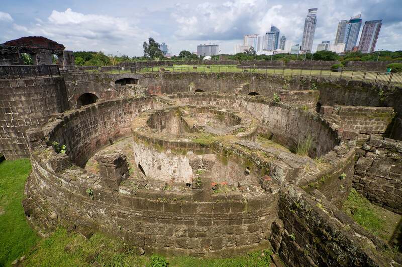 Intramuros, thành phố có tường bao quanh cổ kính tại Manila Philippines 2