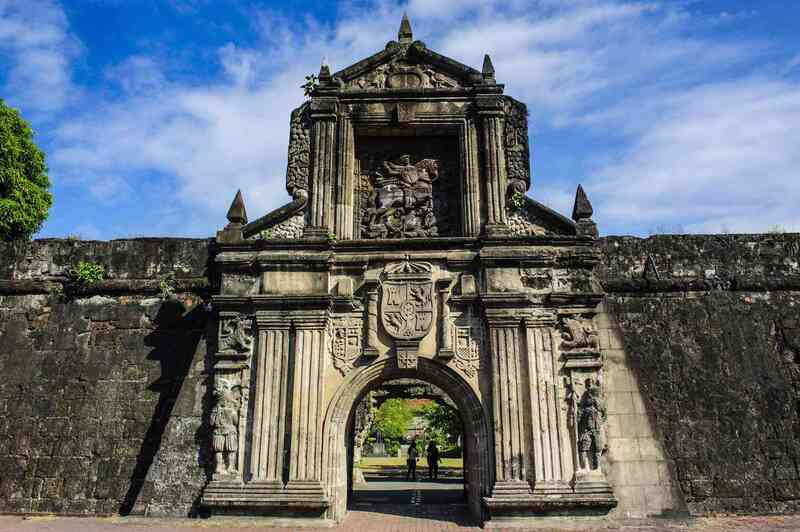 Intramuros, thành phố có tường bao quanh cổ kính tại Manila Philippines 6