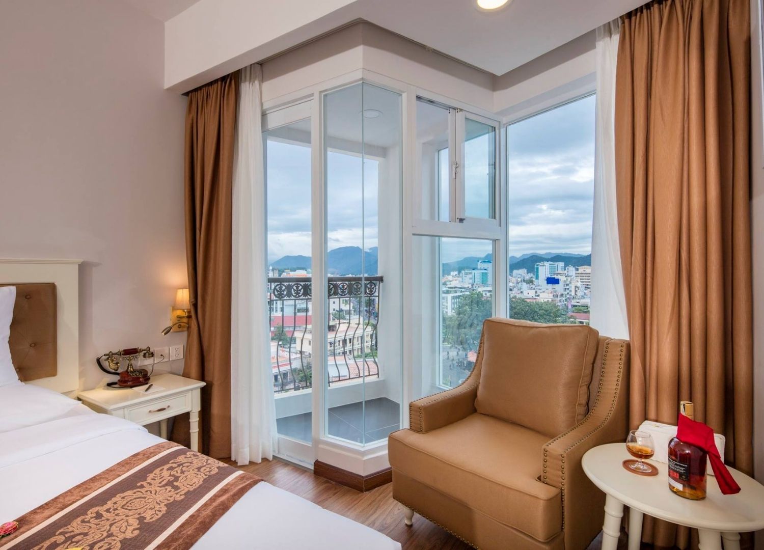 Isena Nha Trang Hotel hài hòa lối kiến trúc, nội thất sang trọng 6