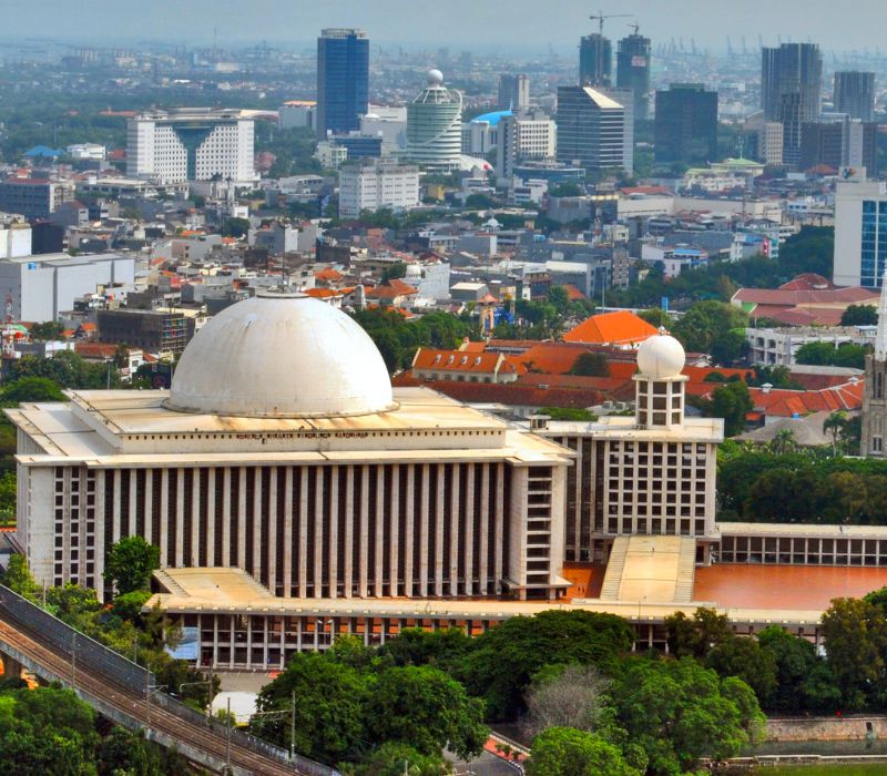 Review Istiqlal Mosque Jakarta: Kiệt tác kiến trúc xanh và biểu tượng hòa hợp tôn giáo 2
