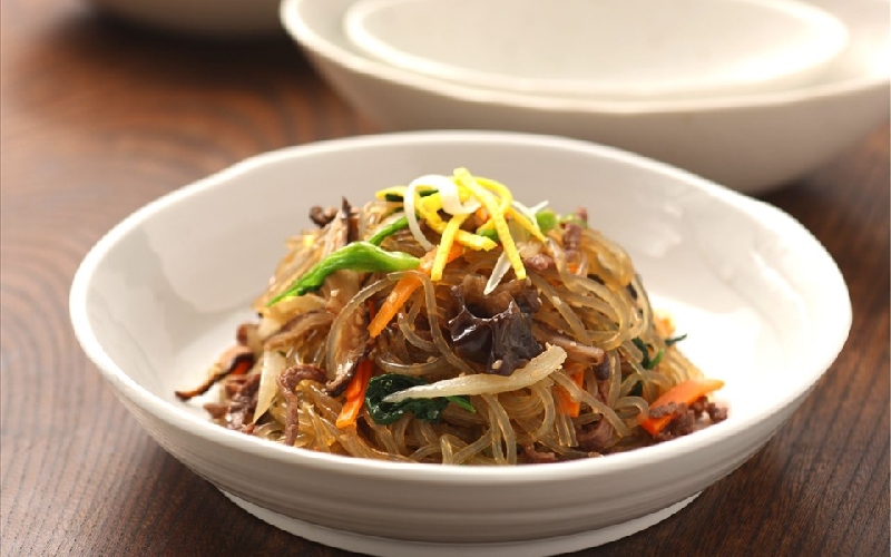 Japchae: Món miến trộn quốc dân trong ngày lễ Hàn Quốc 6