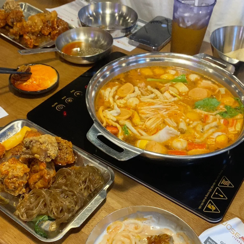 Joseon Tteokbokki có gì hot? Review buffet lẩu Hàn Quốc khiến giới trẻ mê mẩn 2