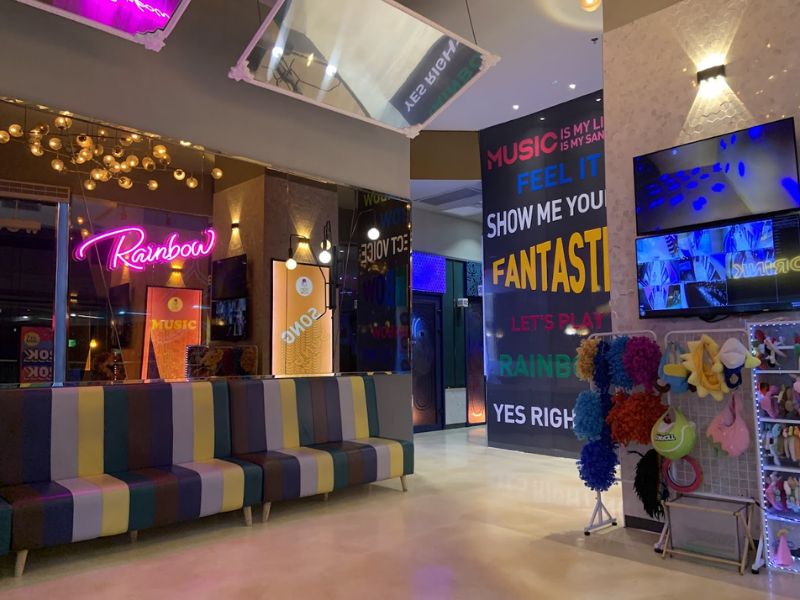 Review Karaoke Rainbow tại TP.HCM – Hát cực đã, giá cực mềm 6