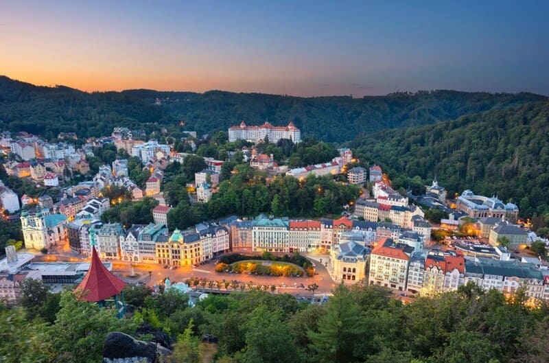 Thị trấn spa Karlovy Vary, vùng đất của những dòng suối khoáng nóng 3