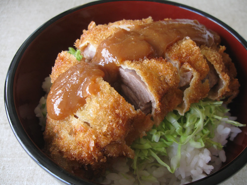Katsudon là gì? Khám phá món cơm thịt heo chiên xù Nhật nổi tiếng 10