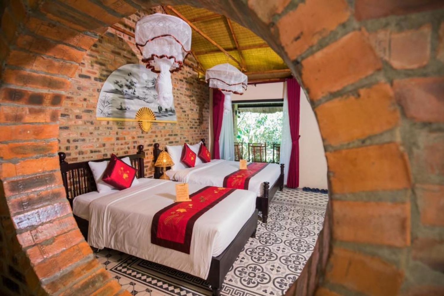 Khách sạn Hue Ecolodge tựa lưng bên dãy núi Ngự Bình hùng vĩ 12