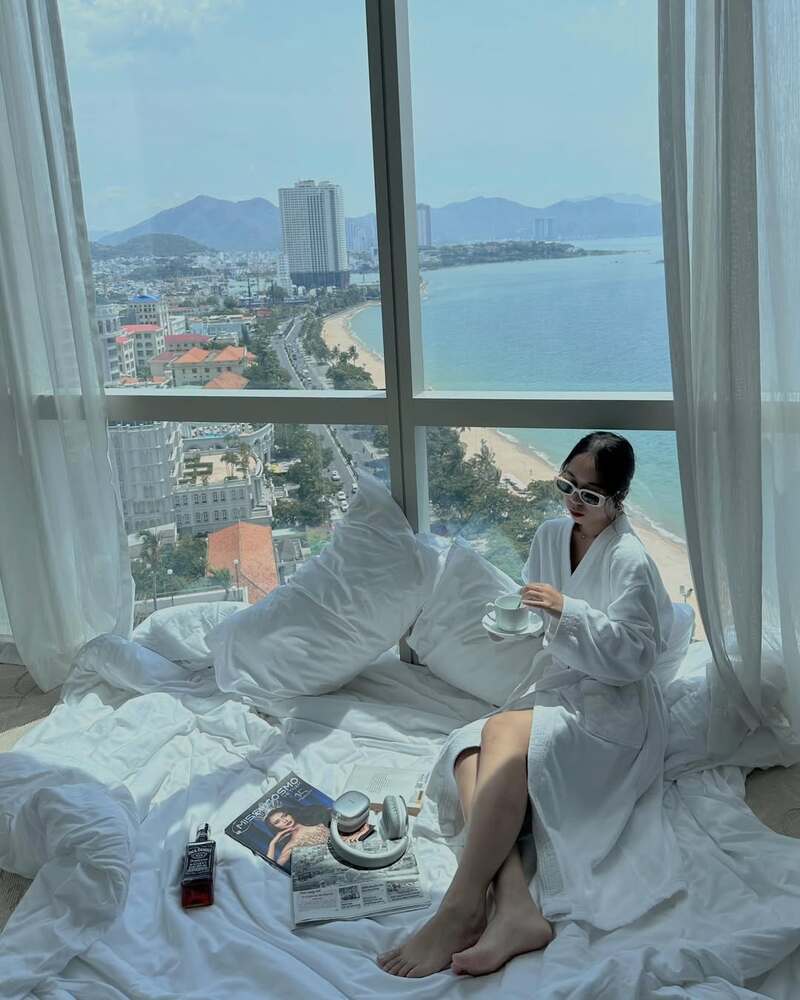 Top 10 khách sạn Nha Trang gần biển cực hot với view sống động 11
