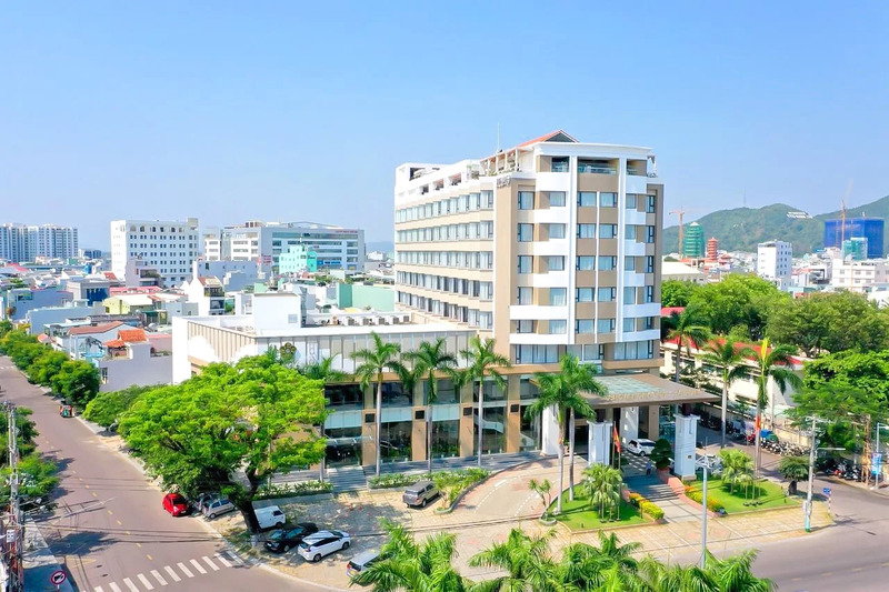 Top 20 khách sạn Quy Nhơn gần biển view đẹp, tiện nghi, giá tốt nhất 8