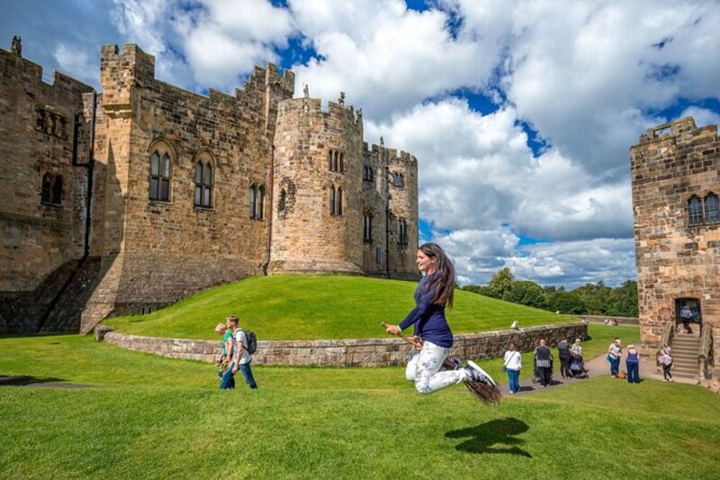 Lâu Đài Hogwarts ngoài đời thật: Khám phá Alnwick ở Anh 6