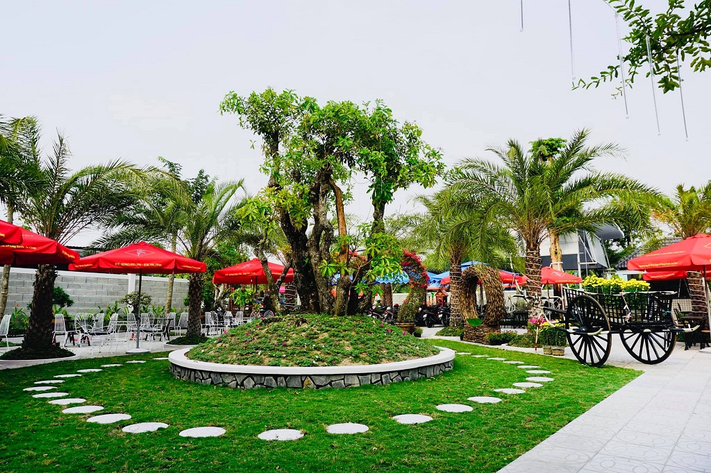 Khám phá Cà phê Sông Hương nổi tiếng với view sân vườn cực đẹp 5