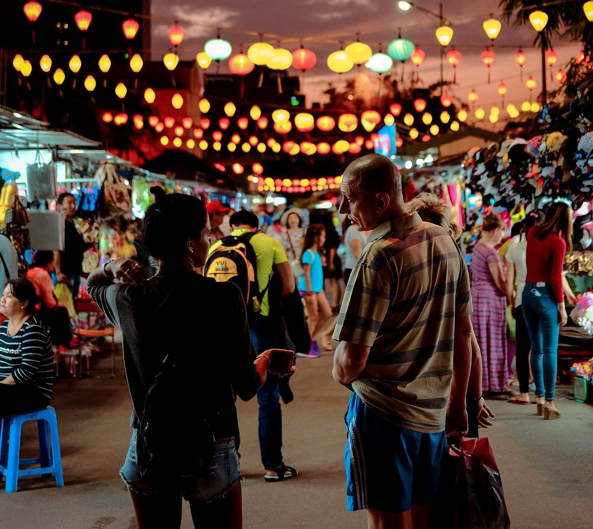 Khám phá chợ đêm Nha Trang - Nơi bán tất tần tật mọi thứ có ở thành phố biển 2