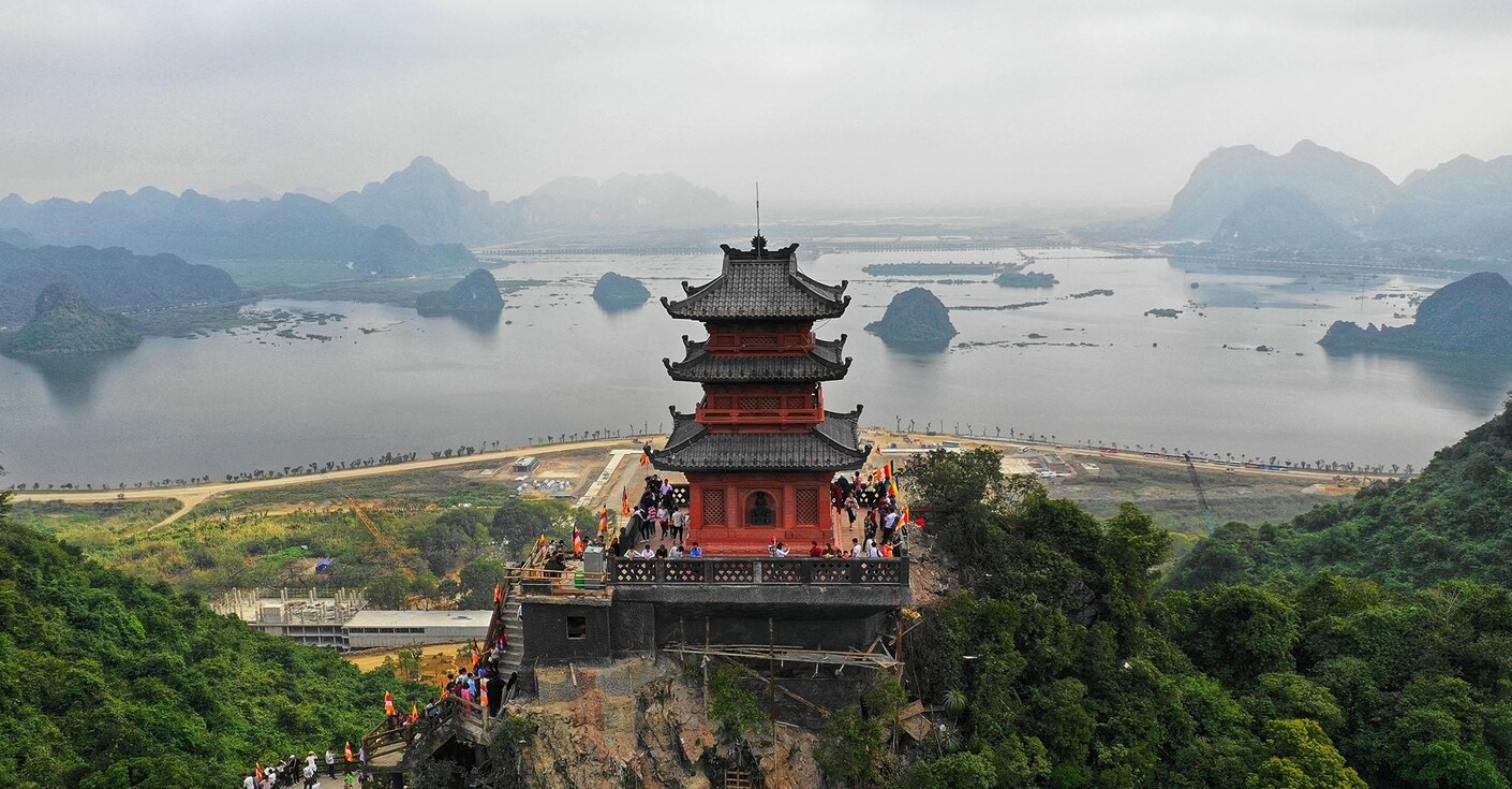 Khám phá chùa Hương - Một trong những ngôi chùa có lịch sử lâu đời nhất tại Hà Nội 2
