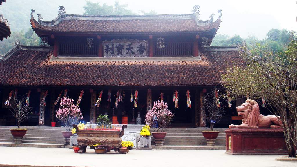 Khám phá chùa Hương - Một trong những ngôi chùa có lịch sử lâu đời nhất tại Hà Nội 6