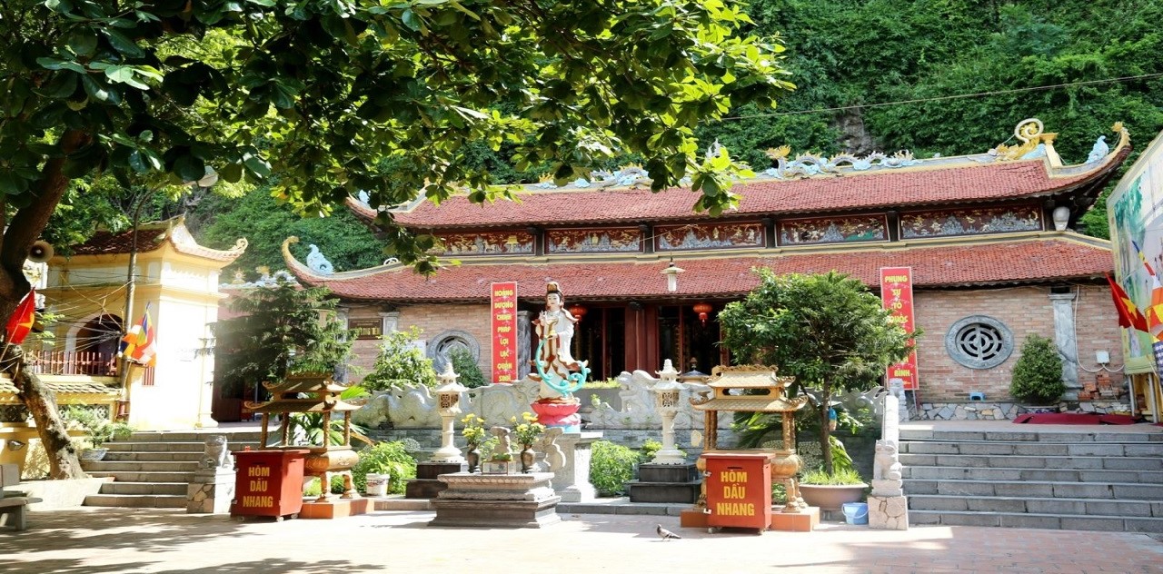 Khám phá chùa Long Tiên - Ngôi chùa tọa lạc dưới chân núi Bài Thơ 2