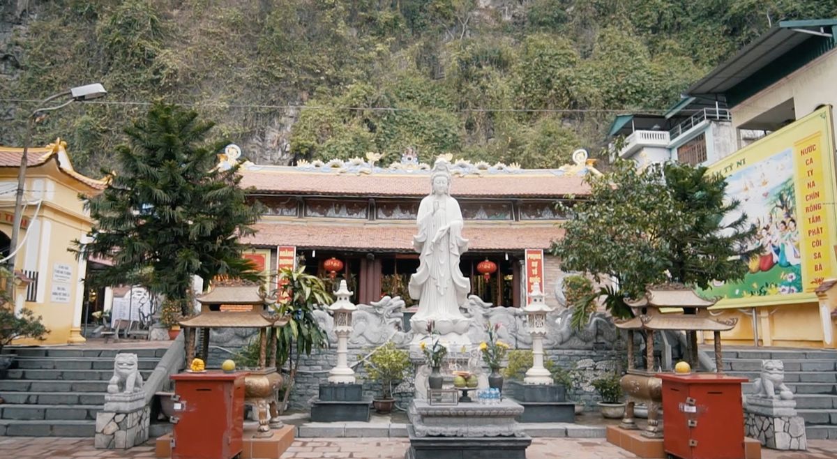 Khám phá chùa Long Tiên - Ngôi chùa tọa lạc dưới chân núi Bài Thơ 3