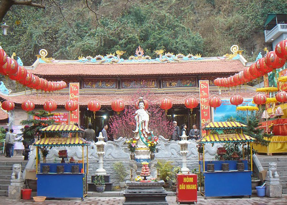 Khám phá chùa Long Tiên - Ngôi chùa tọa lạc dưới chân núi Bài Thơ 4