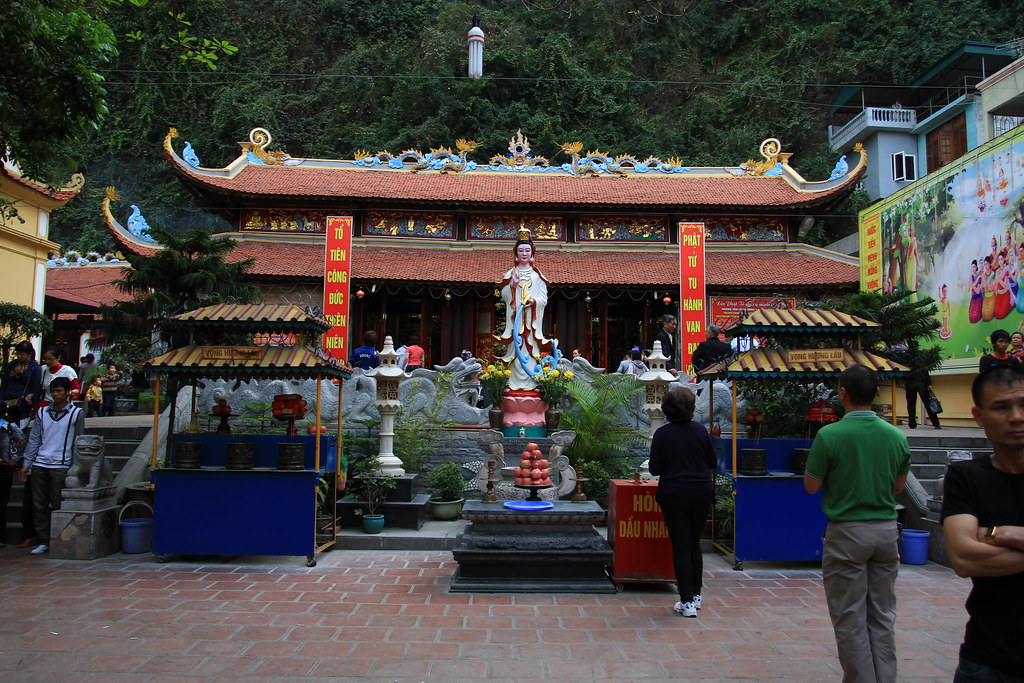 Khám phá chùa Long Tiên - Ngôi chùa tọa lạc dưới chân núi Bài Thơ 5