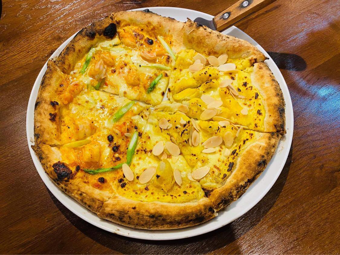 Khám phá Emoji Pizza truyền thống cực độc đáo ở Bình Dương 6