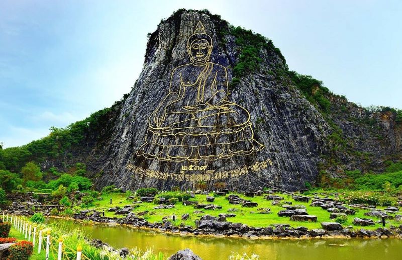 Ấn tượng Khao Chee Chan với tượng Phật khắc nổi trên núi 2