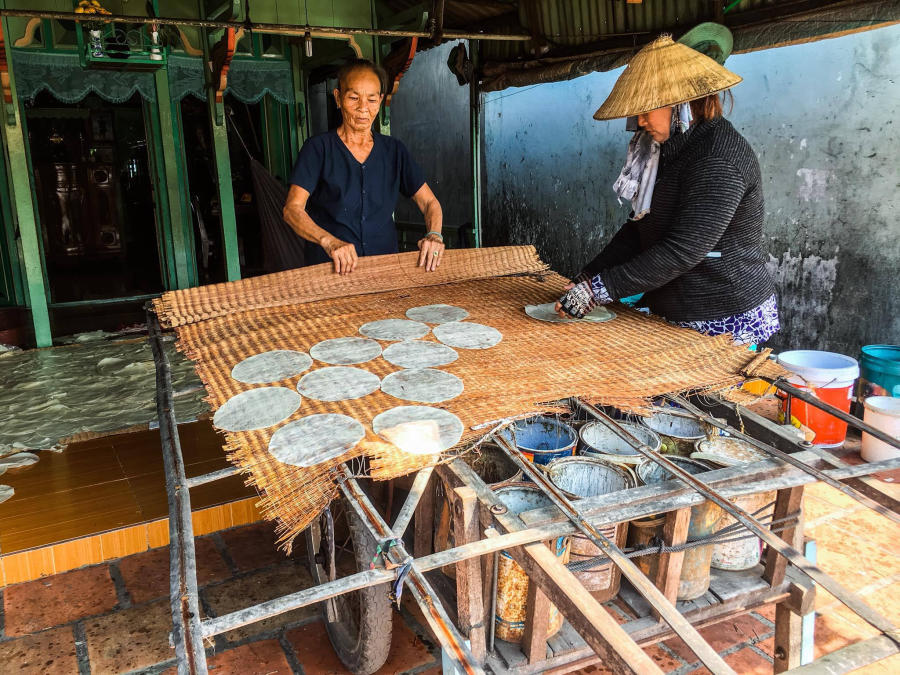 Khám phá làng nghề bánh phồng Phú Mỹ luôn ngào ngạt hương thơm 2