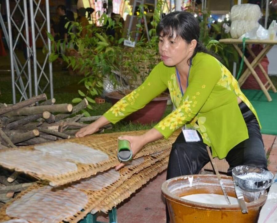 Khám phá Lễ hội bánh tráng phơi sương Trảng Bàng ở Tây Ninh 8