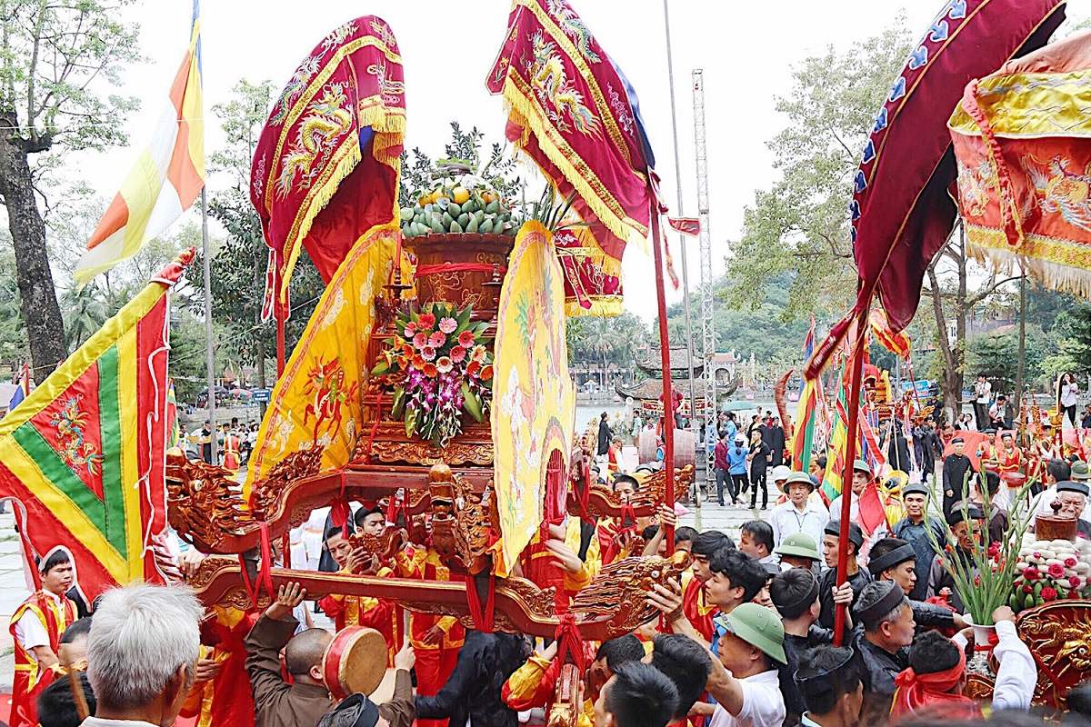 Khám phá lễ hội chùa Thầy - Nét đẹp văn hóa tín ngưỡng Việt Nam 5