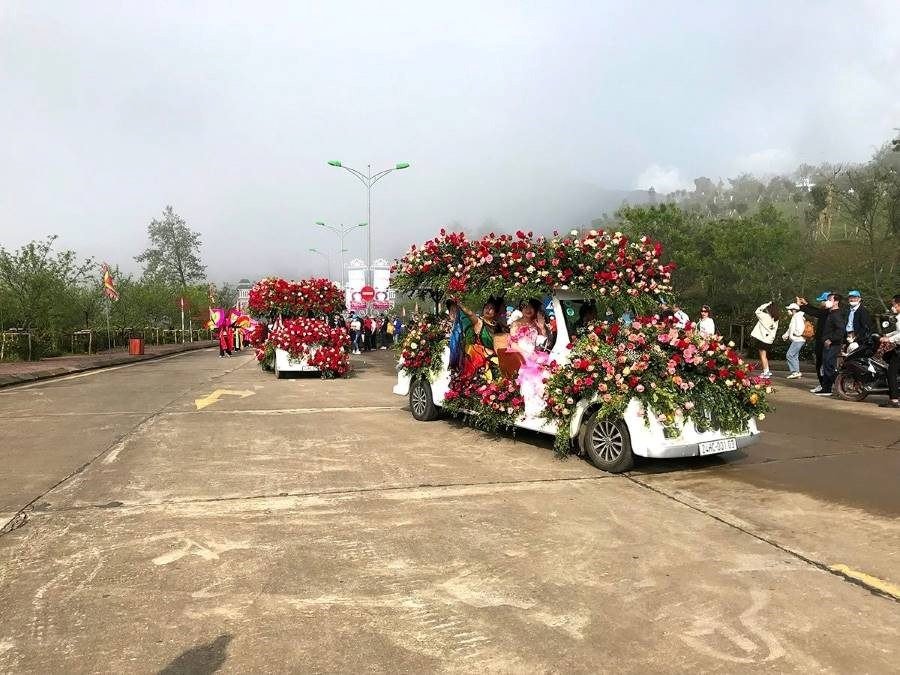 Khám phá lễ hội hoa hồng Fansipan 2022 lớn nhất vùng Tây Bắc 6