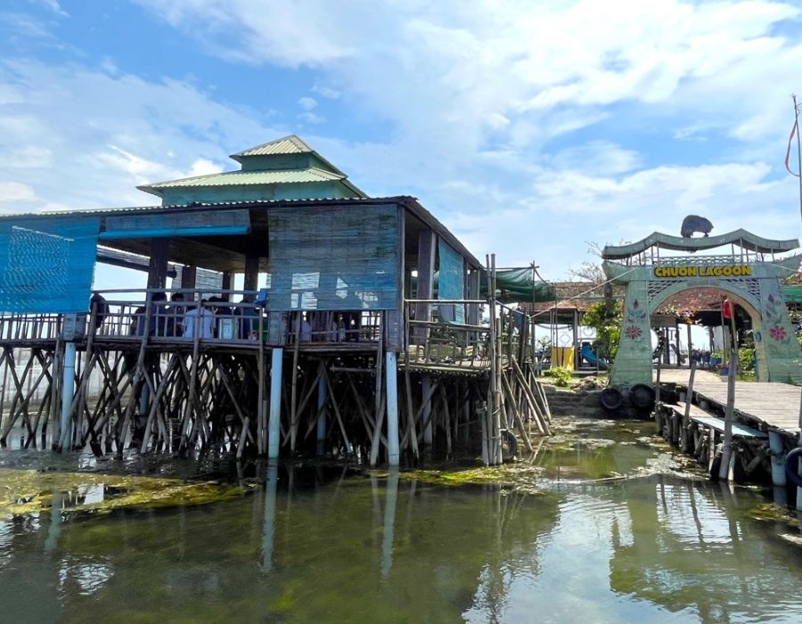 Khám phá nhà hàng nổi Chuồn Lagoon cực dân dã ở Huế 2