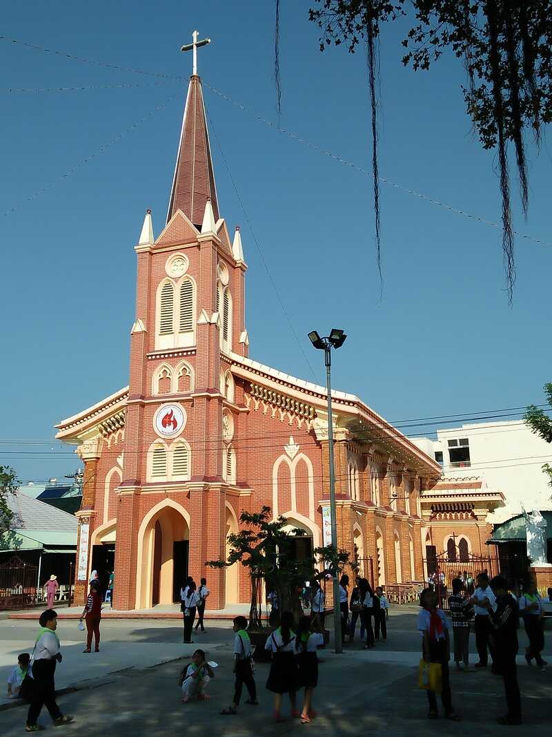 Khám phá Nhà thờ Rạch Giá, điểm đến tôn giáo nổi tiếng Kiên Giang 2