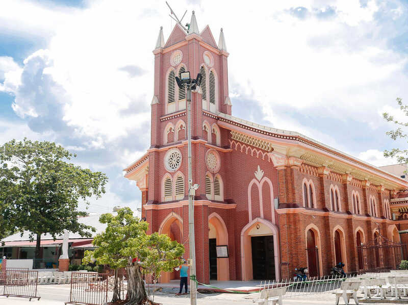 Khám phá Nhà thờ Rạch Giá, điểm đến tôn giáo nổi tiếng Kiên Giang 4