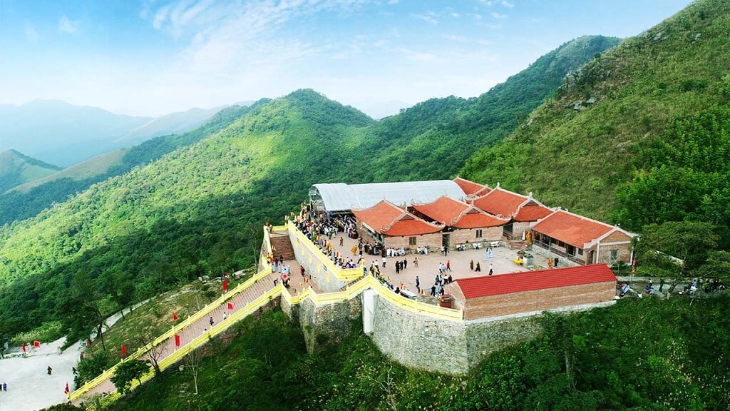 Khám phá quần thể khu di tích Yên Tử với lịch sử lâu đời 2