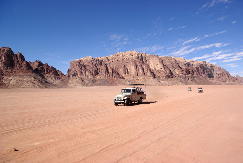 Sa mạc Wadi Rum, thung lũng ánh trăng với vẻ đẹp siêu thực 8