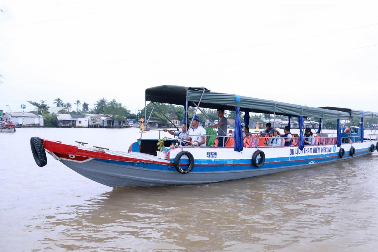 Khám phá Tây Đô bằng Tàu du lịch Ninh Kiều Cần Thơ 2