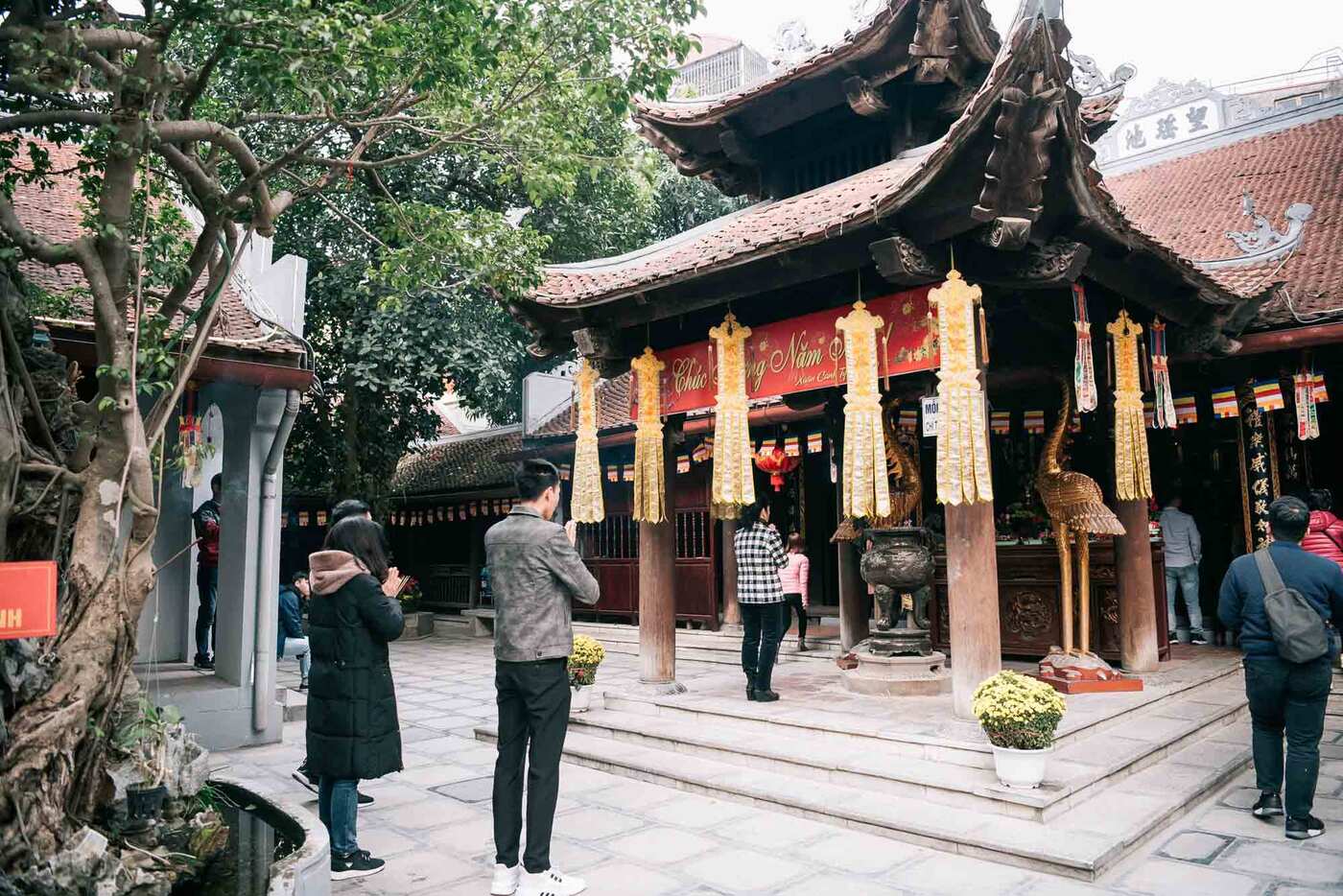 Khám phá top 5 ngôi chùa cầu duyên ở Hà Nội 5