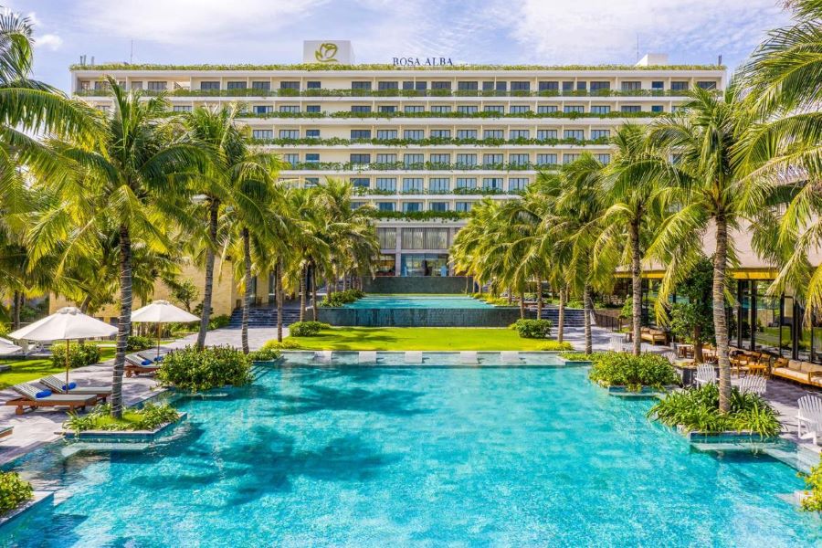 Khám phá top những resort Phú Yên giá rẻ dành cho gia đình bạn 3